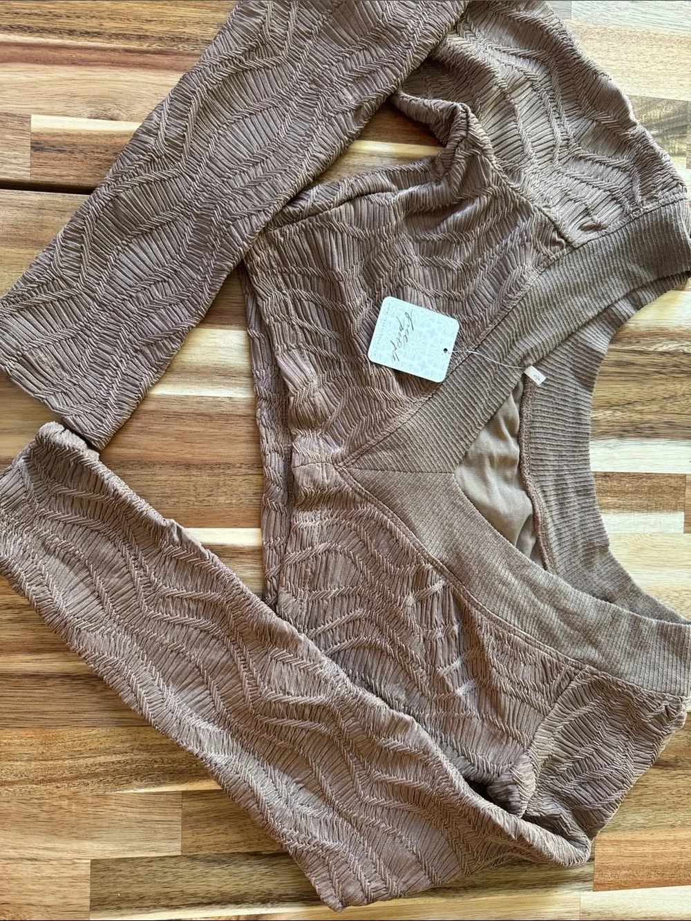 Women’s Textured Crop Work Out Top